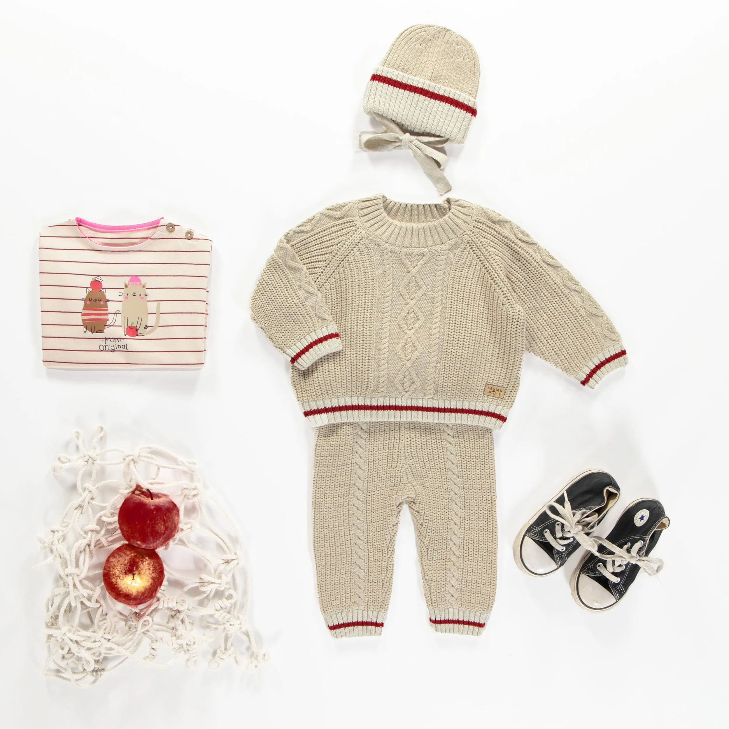 Chandail en tricot beige coupe décontractée effet bas de laine, bébé || Beige knitted sweater relax fit with wool socks effect, baby